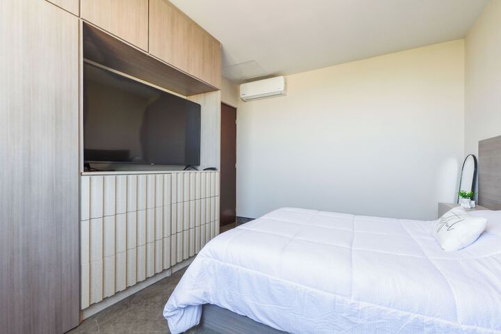 Room 21 of 233