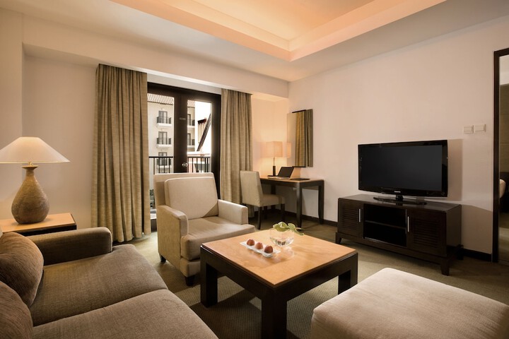 Room 10 of 37