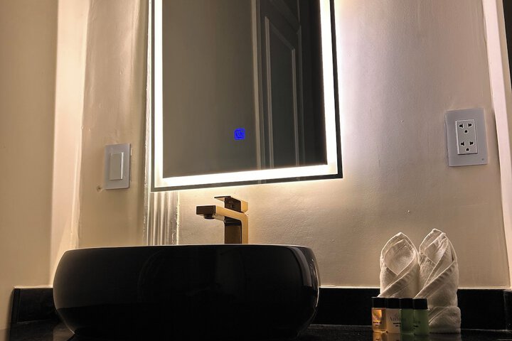 Room 32 of 36