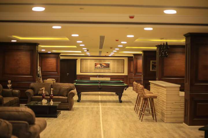 Lounge 56 of 81