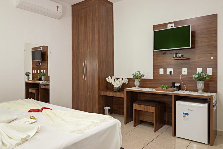 Room 10 of 141