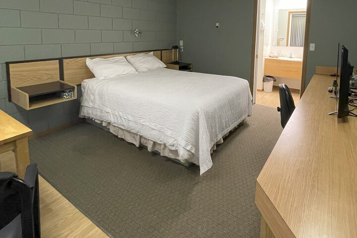 Room 8 of 30