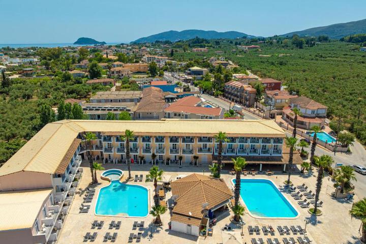 Blue Palm Hotel