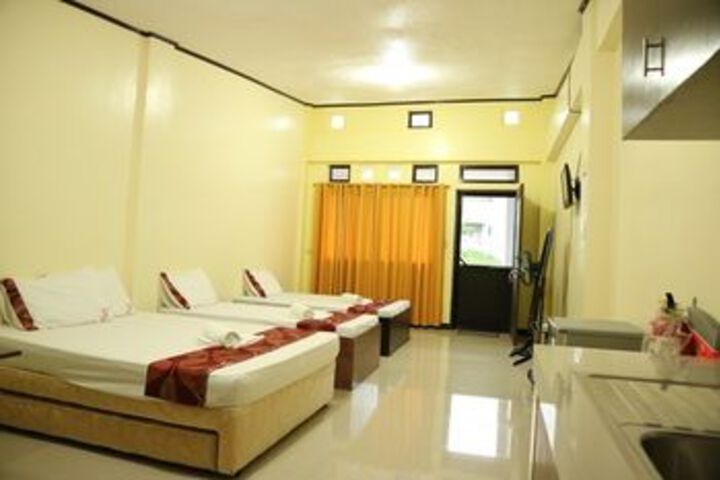 Room 11 of 25