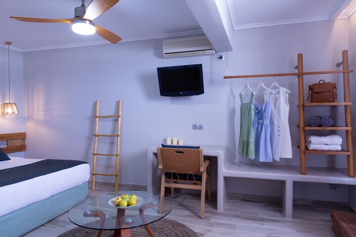 Room 28 of 87