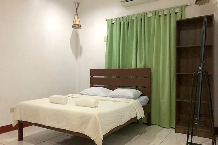 Room 33 of 74