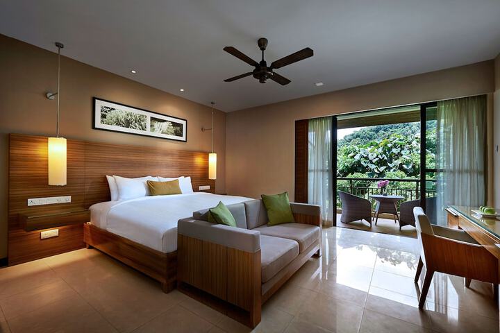 Room 20 of 106