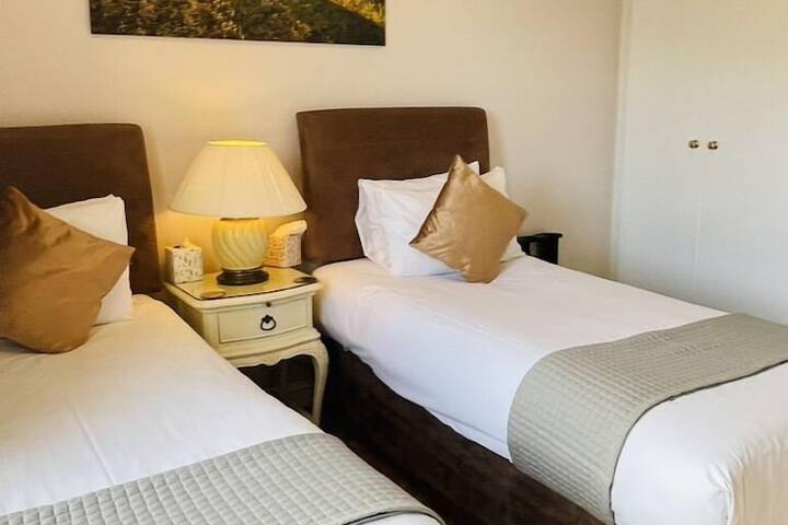 Room 4 of 30