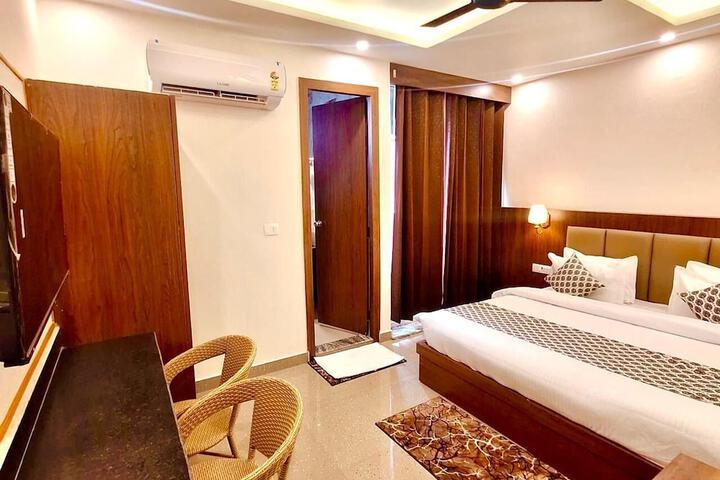 Room 5 of 27