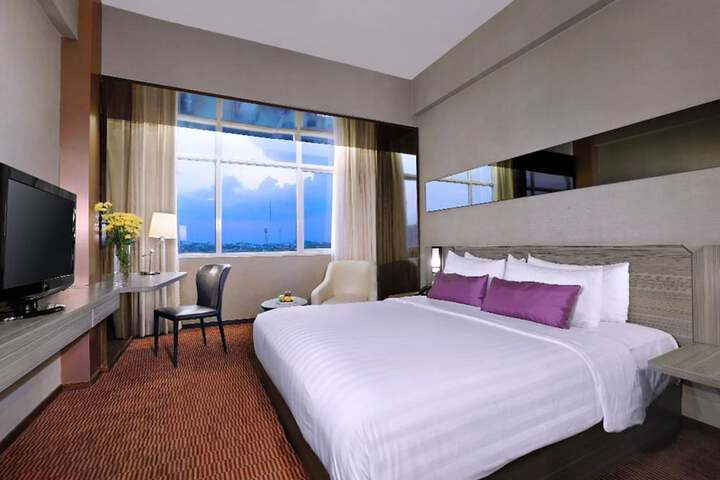 Room 10 of 50