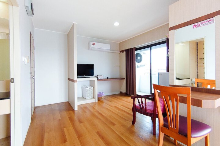 Room 8 of 20