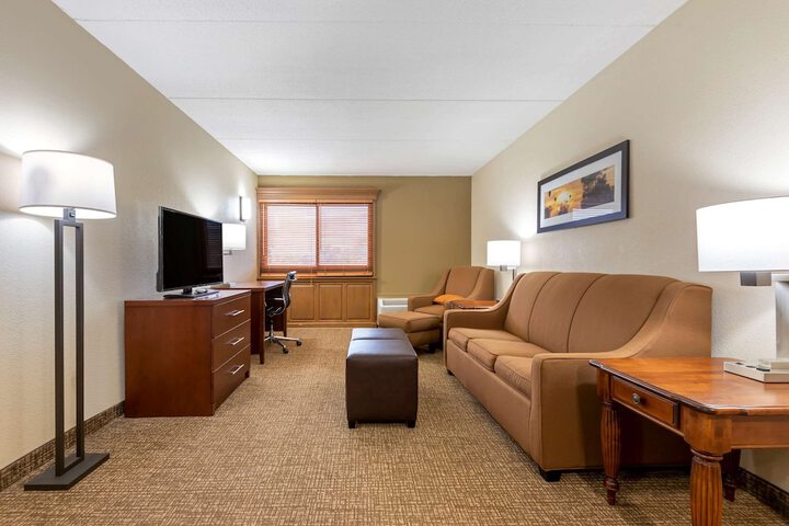 2 Double Beds (12 of 12)