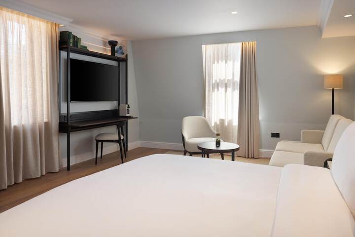 Room 46 of 170