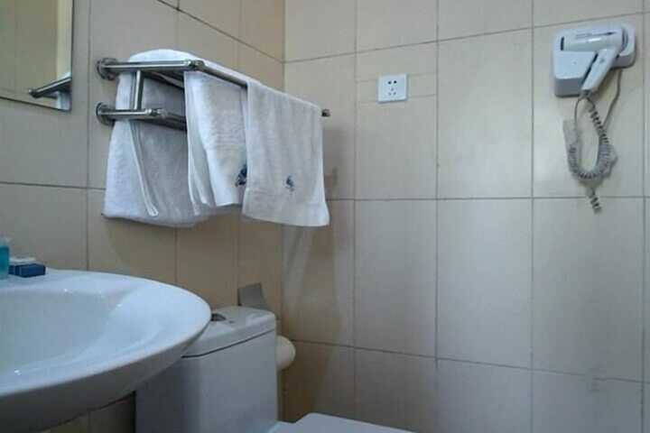 Room 8 of 21
