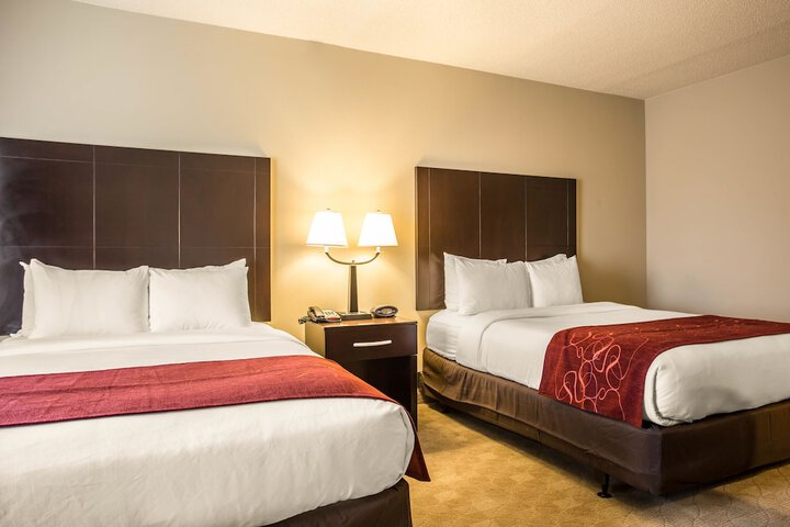 1 King Bed Suite (27 of 30)