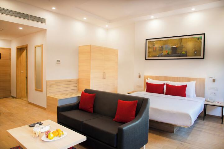 Room 14 of 25