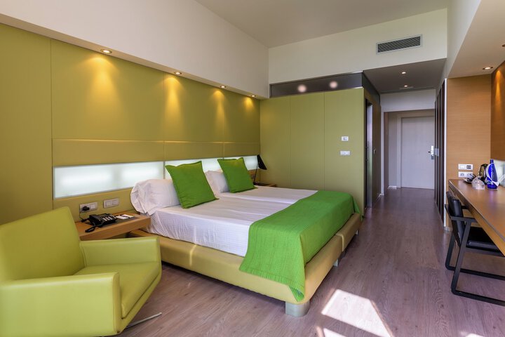 Room 8 of 49