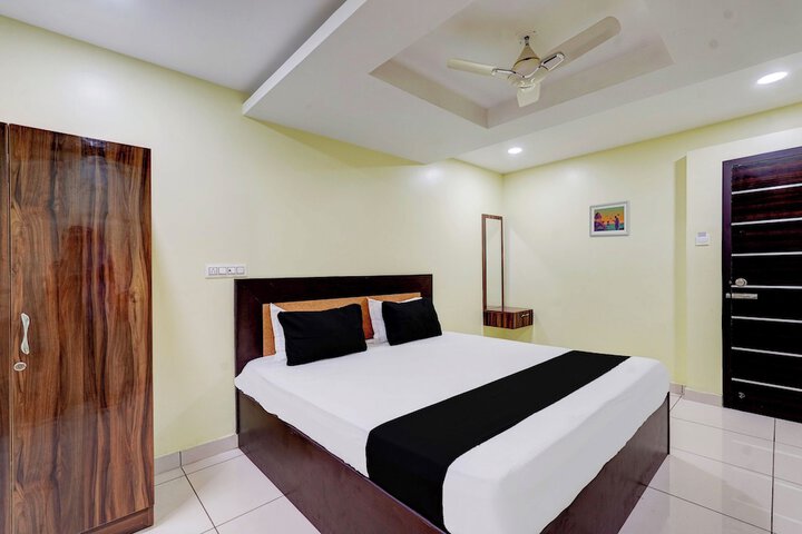 Room 5 of 13