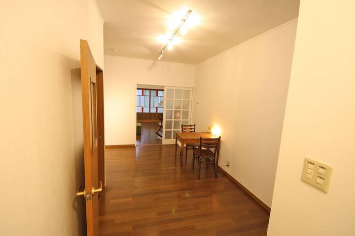 Room 8 of 28