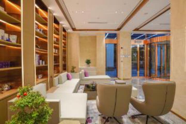 Lavande Hotel Huoshan East Lake Lanting store