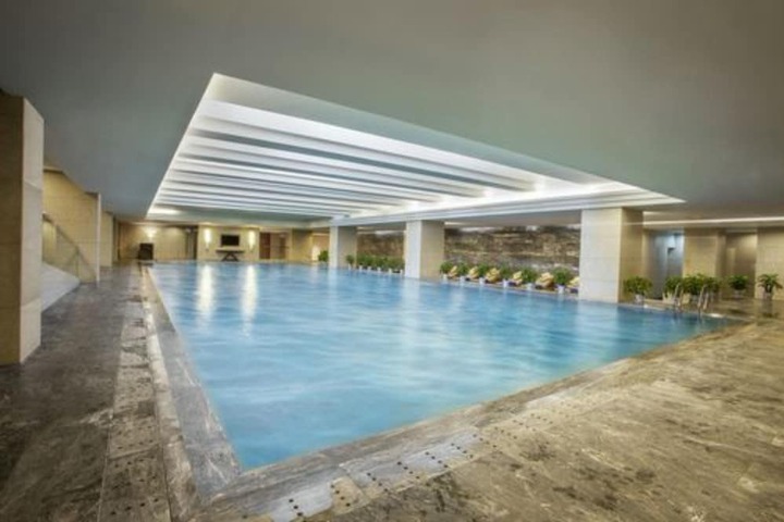 Pools & Facilities