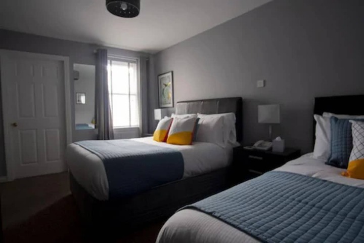 Room 9 of 24