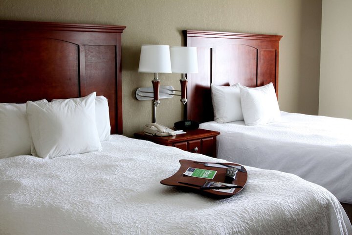2 Queen Beds Mobility Hearing Accessible Roll in Shower (4 of 9)