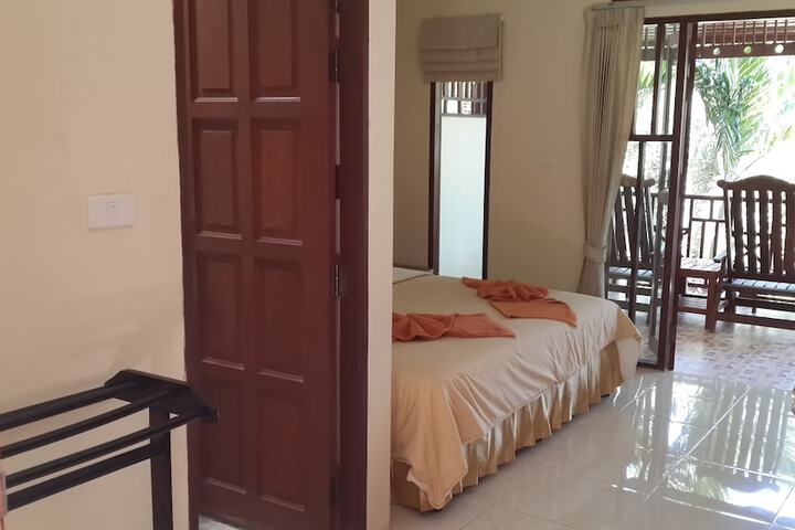 Room 6 of 81