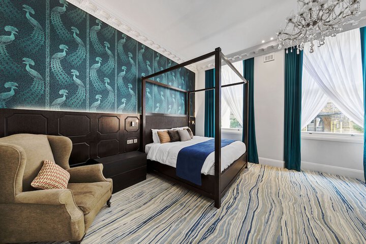 Room 33 of 69