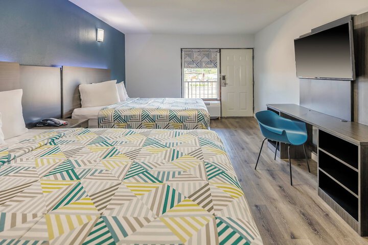 Room 10 of 62