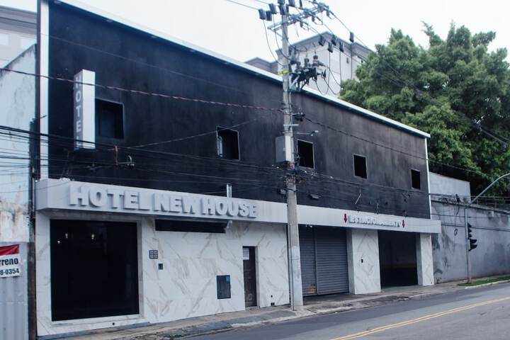 Hotel New House
