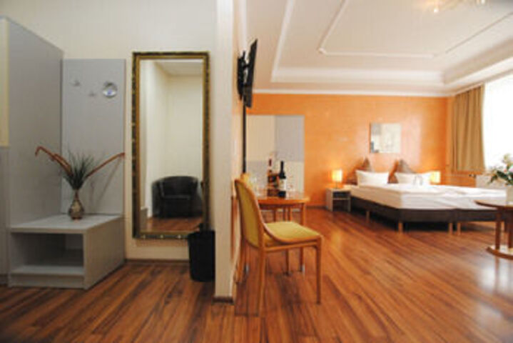 Room 52 of 81