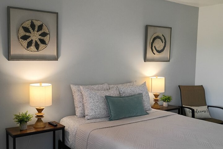 Room 6 of 9