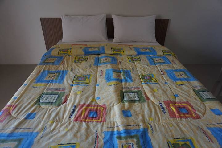 Room 9 of 33