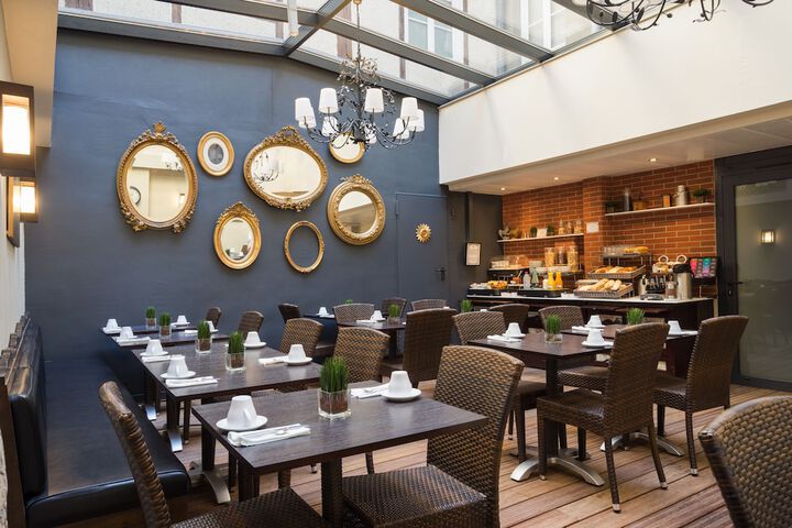 Breakfast area