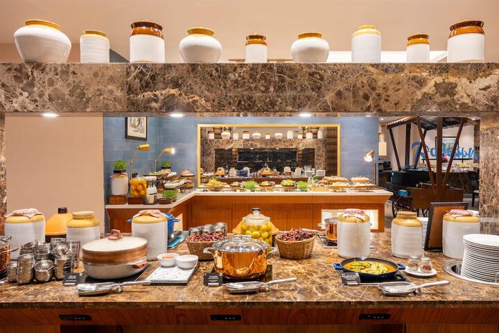 Breakfast/Coffee Service 100 of 184