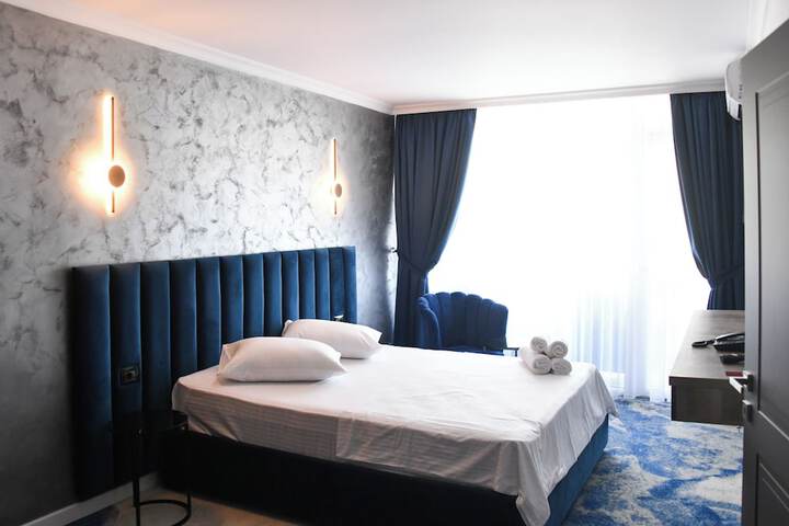 Room 7 of 27