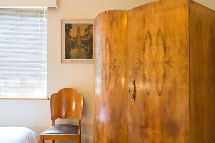 Room 9 of 37
