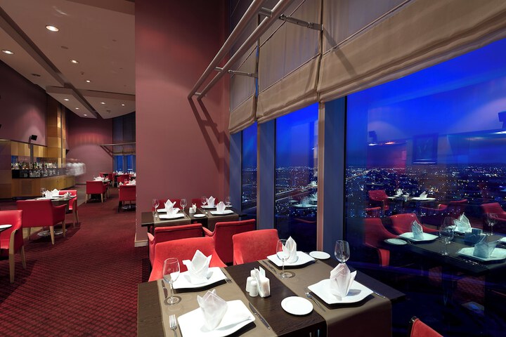 Dining 76 of 95