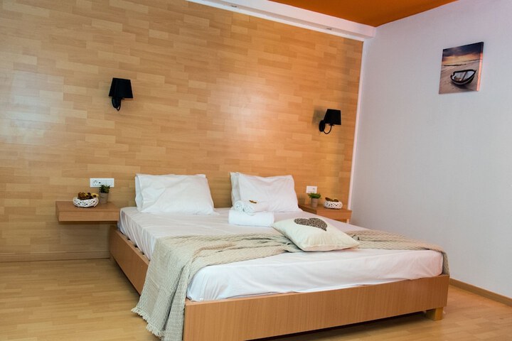 Room 12 of 87