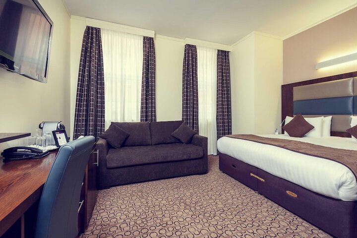 Room 30 of 105