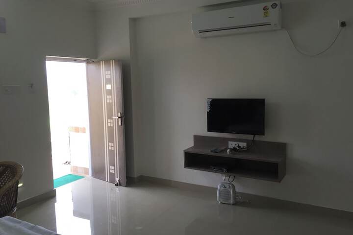 Room 2 of 6