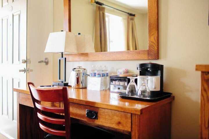 Room 10 of 19