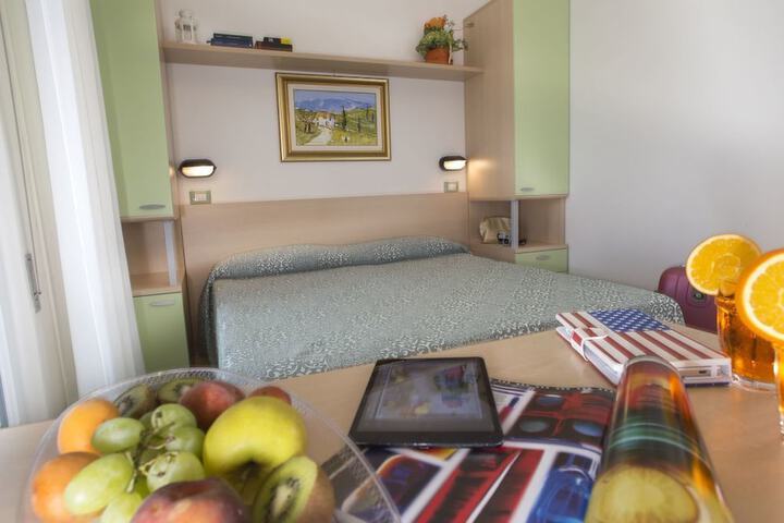 Room 32 of 36