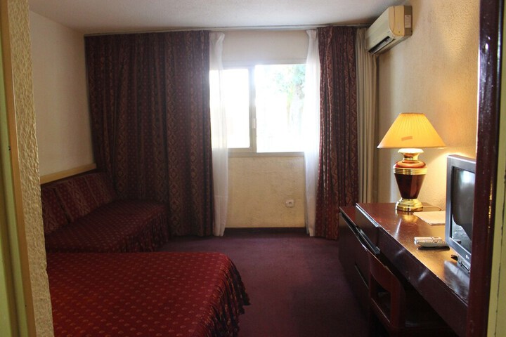 Room 8 of 36