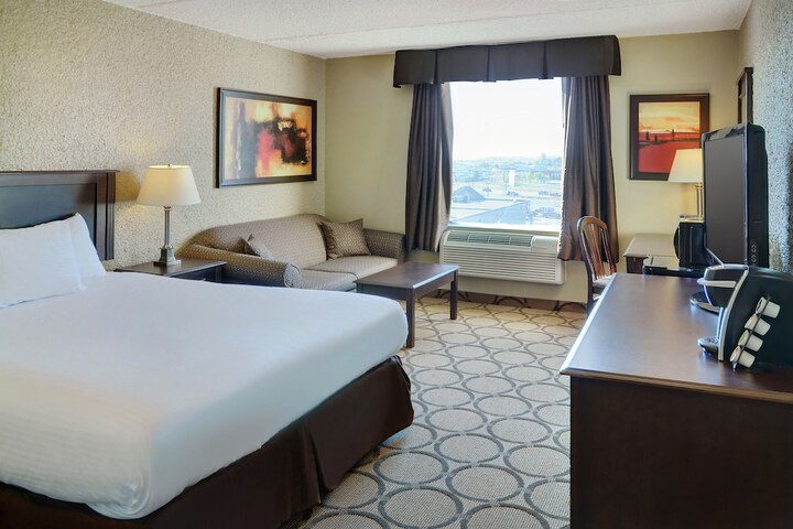 Room 8 of 48