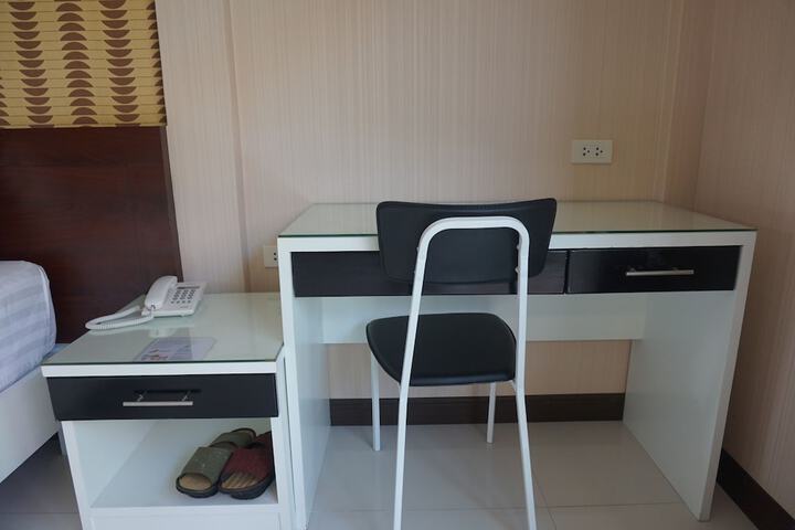 Room 17 of 28