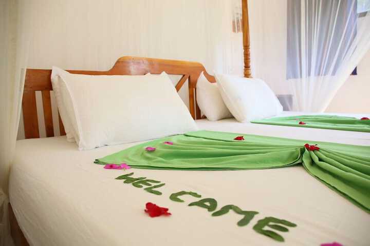 Room 8 of 25