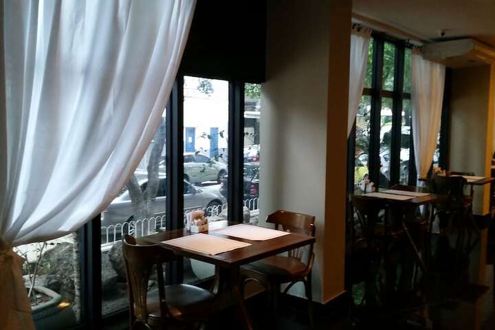 Dining 70 of 81