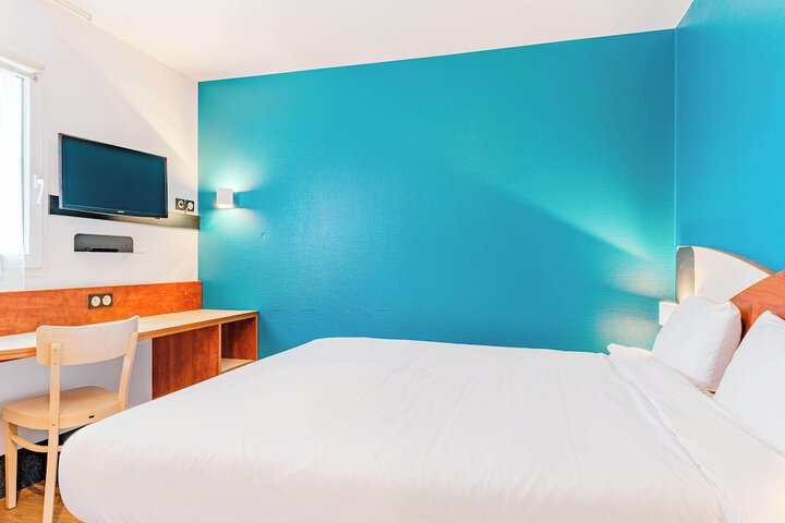 Room 11 of 34